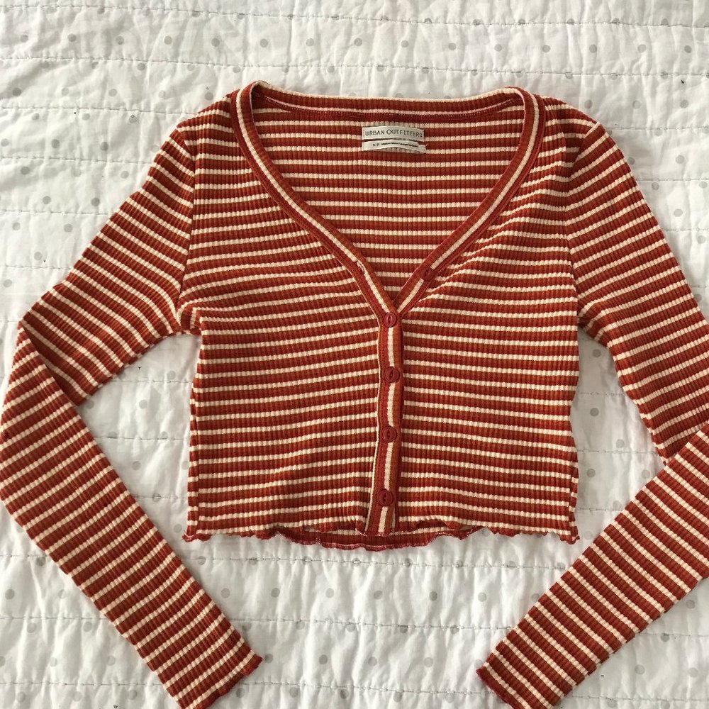 Lettuce Edge Long Sleeve Button Front Crop Top